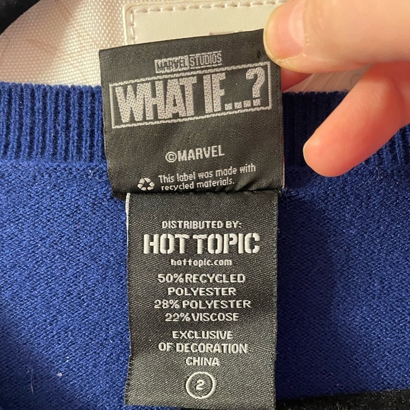 Her Universe Marvel Captain Carter Sweater - Picture 14 of 16